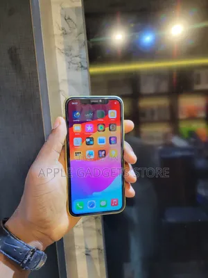Apple iPhone 11 64 GB Yellow