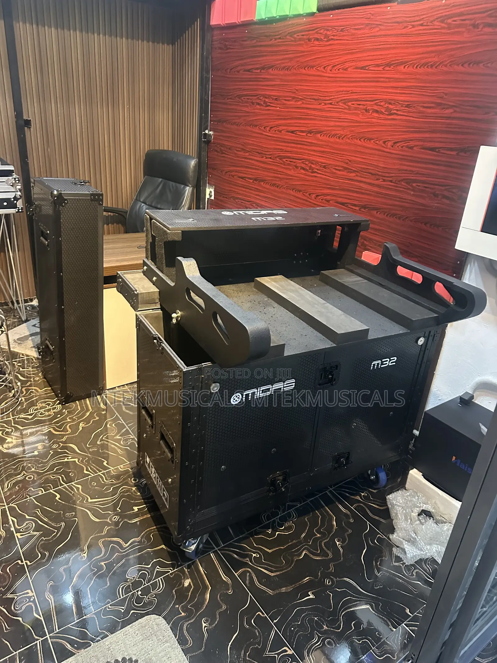 Amplifier Rack for M32 Midas