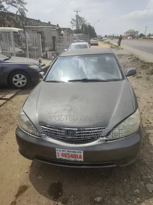 Toyota Camry 2005 Gray