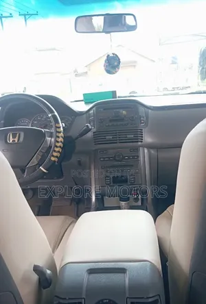 Honda Pilot 2004 Gray