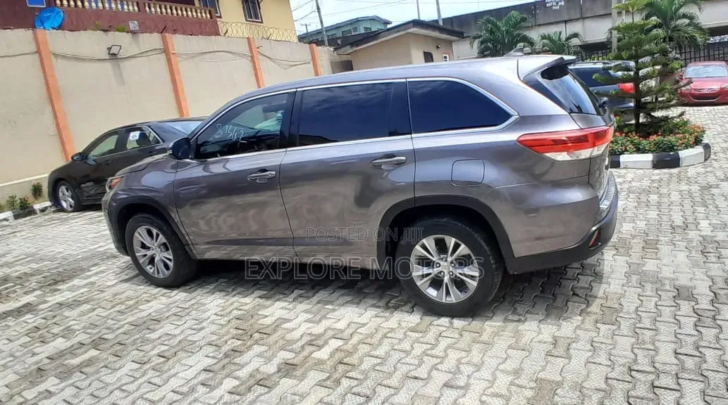 Toyota Highlander 2015 Gray