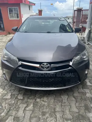 Toyota Camry SE 4dr Sedan (2.5L 4cyl 6A) 2017 Gray