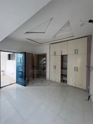 2bdrm Duplex in Lekki Phase 2 for rent