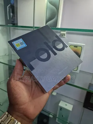 New Samsung Galaxy Z Fold4 512 GB Gold