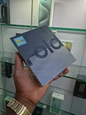 New Samsung Galaxy Z Fold4 256 GB Black