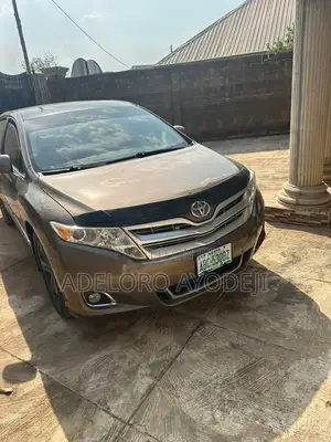 Toyota Venza V6 AWD 2010 Gold