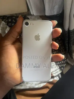 Apple iPhone 7 32 GB Silver