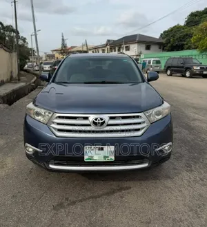 Toyota Highlander 2013 Blue