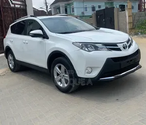 Toyota RAV4 Limited 4dr SUV AWD (2.5L 4cyl 6A) 2014 White