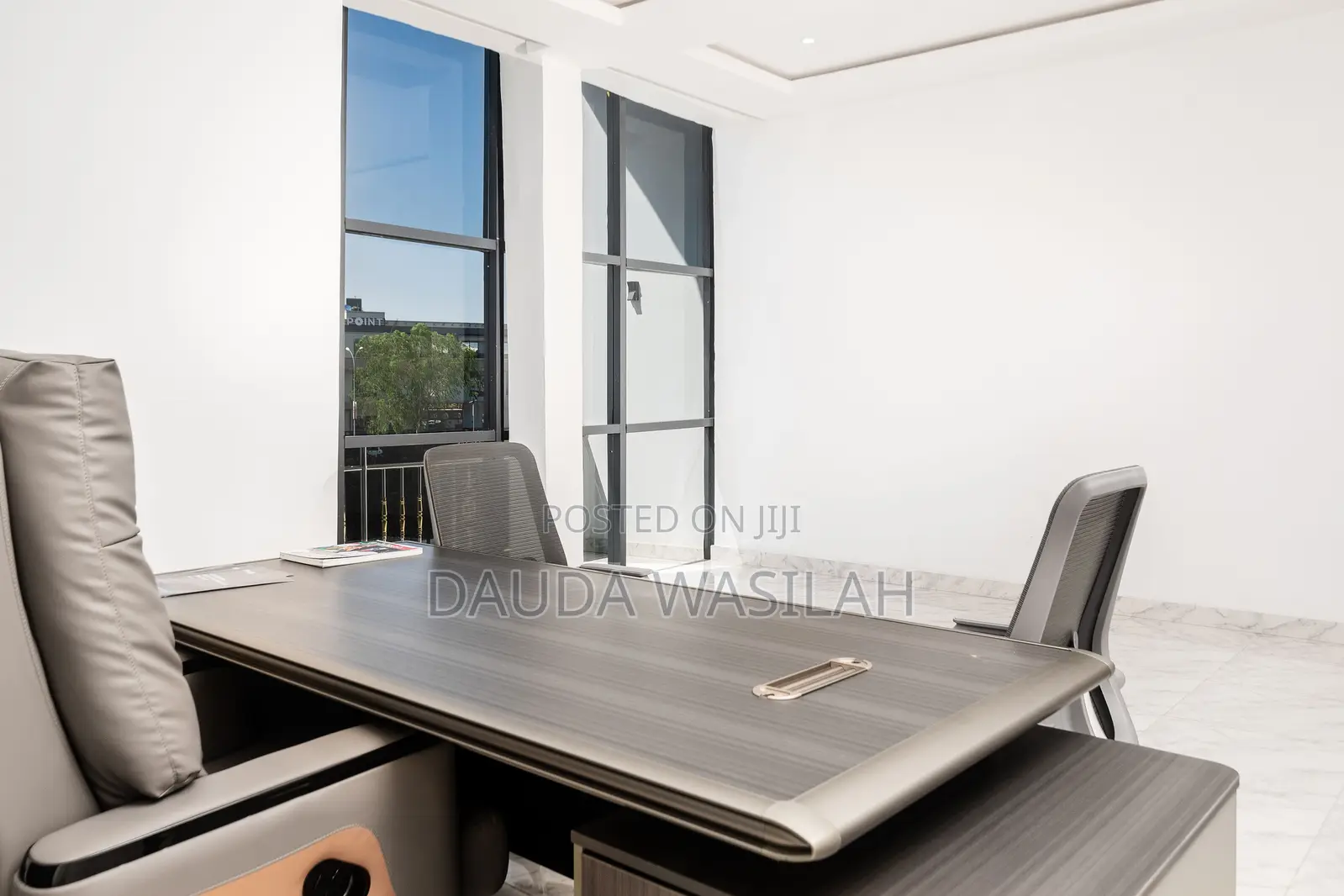 Private and Shared Officespace