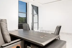 Private and Shared Officespace
