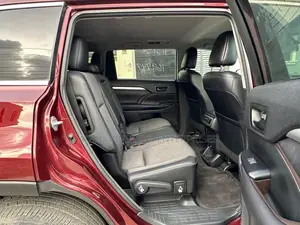 Toyota Highlander LE Plus V6 4x4 (3.5L 6cyl 6A) 2016 Burgundy