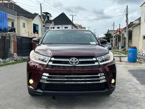Toyota Highlander LE Plus V6 4x4 (3.5L 6cyl 6A) 2016 Burgundy