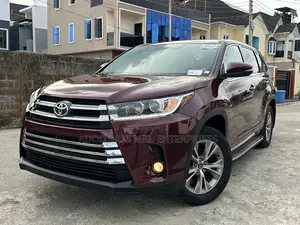 Toyota Highlander LE Plus V6 4x4 (3.5L 6cyl 6A) 2016 Burgundy