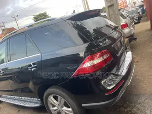 Mercedes-Benz M Class ML350 4MATIC 4dr SUV AWD (3.5L 6cyl 7A) 2015