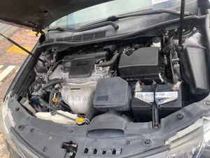 Toyota Camry SE 4dr Sedan (2.5L 4cyl 6A) 2013