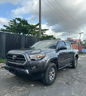 Toyota Tacoma 2017 Gray