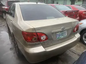 Toyota Corolla 2005 Gold