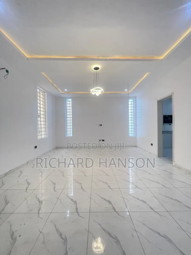 4bdrm Duplex in Villa, Ikota for rent