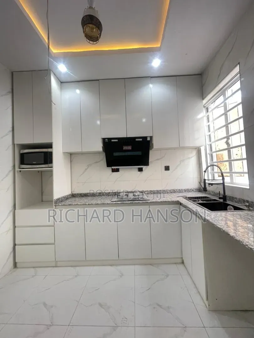 4bdrm Duplex in Villa, Ikota for rent