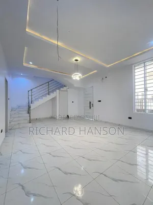 4bdrm Duplex in Villa, Ikota for rent