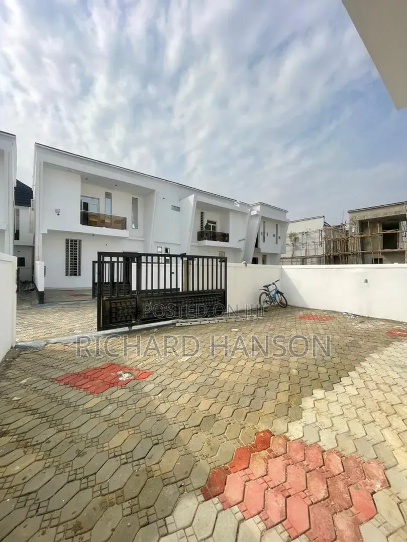 4bdrm Duplex in Villa, Ikota for rent