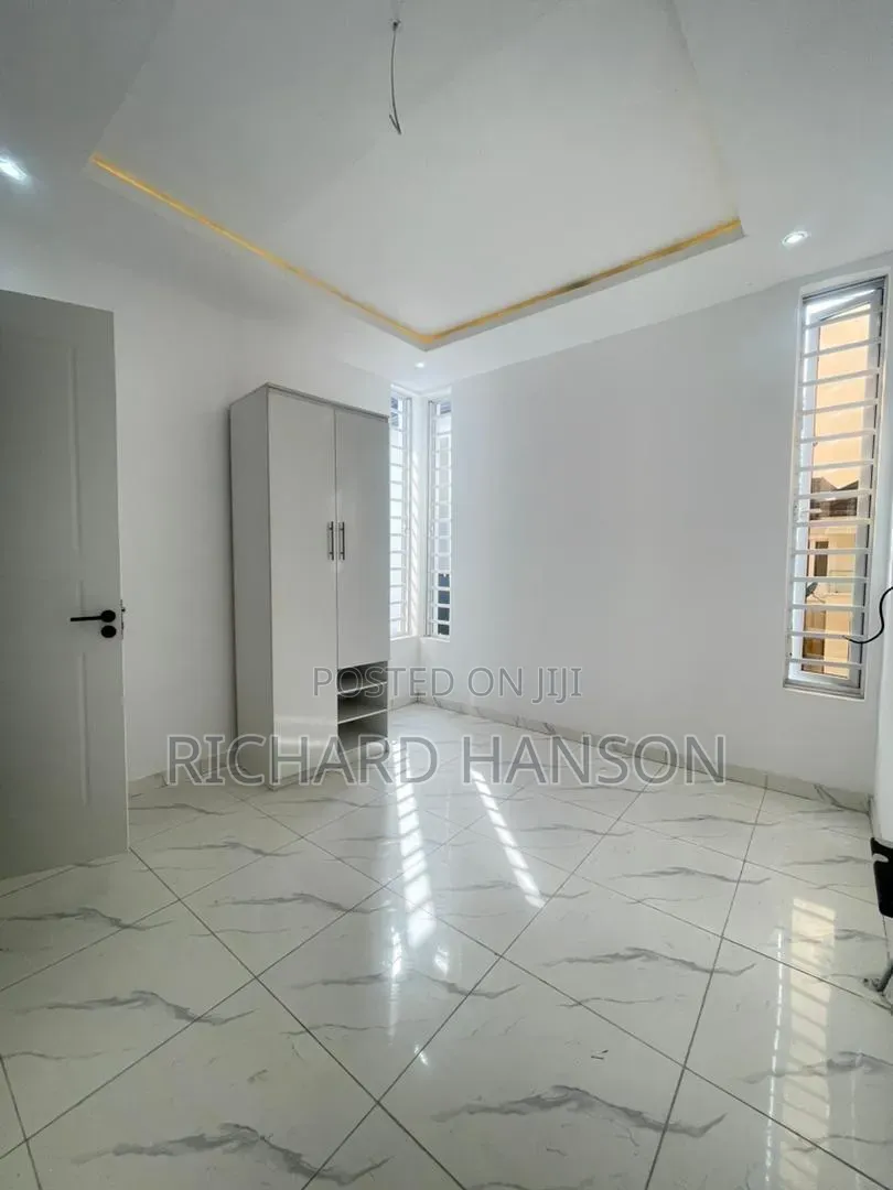 4bdrm Duplex in Villa, Ikota for rent