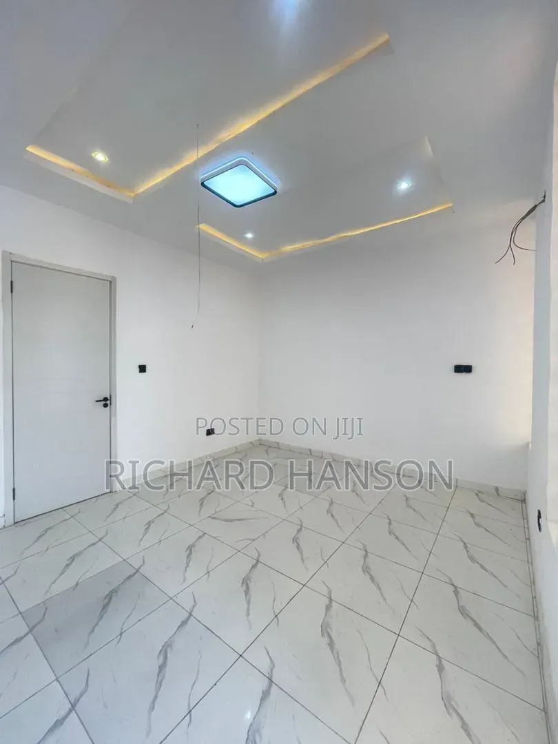 4bdrm Duplex in Villa, Ikota for rent