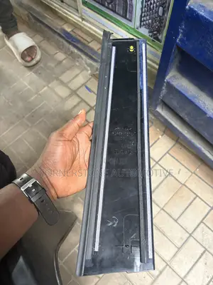 Pillar Chrome Highlander 2020