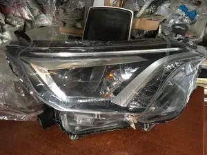 Head Light Rav4 2018