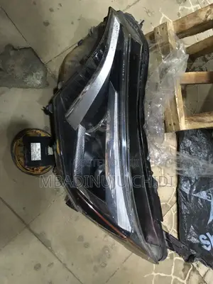 Head Light Rav4 2018