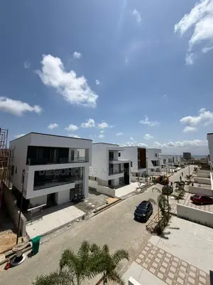 5bdrm Duplex in Lekki Phase 1 for sale