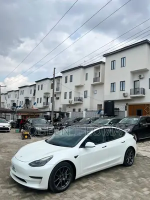 Tesla Model 3 2022 White