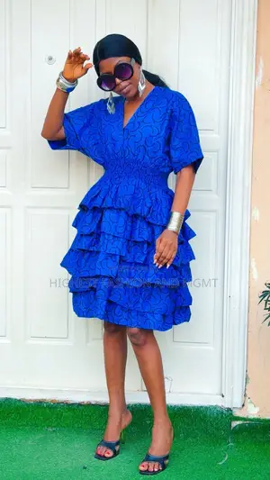 Short Stepped Gown - Style 712