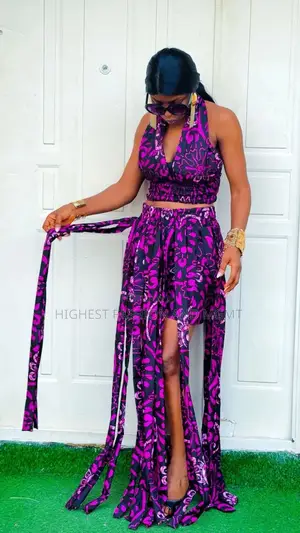 Backless Crop Top and Spagetti Shorts - Style 921