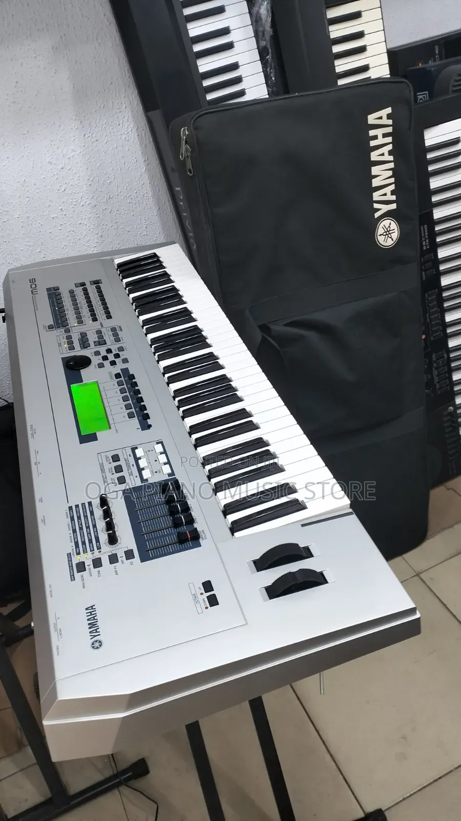 Yamaha Mo6 Professional Advanced Digital Synthesizer Workstation