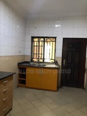 3bdrm Apartment in Lekki Phase 1 for rent