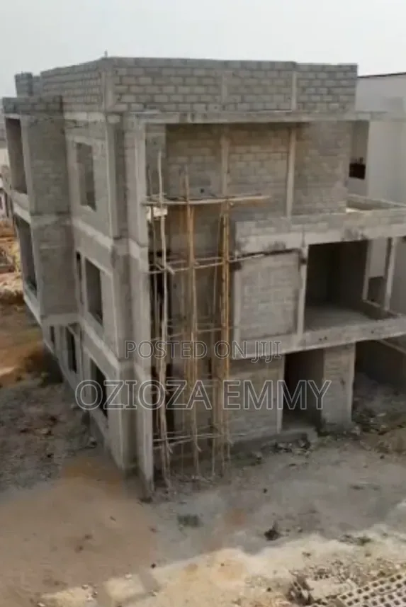 Carcas House