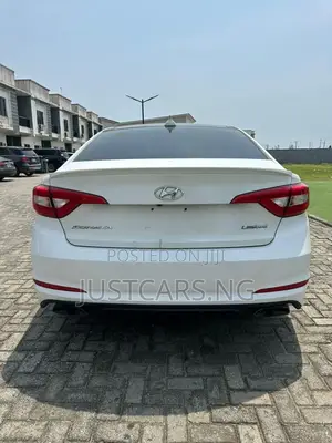 Hyundai Sonata Limited Sedan FWD (2.4L 4cyl 6A) 2017 White