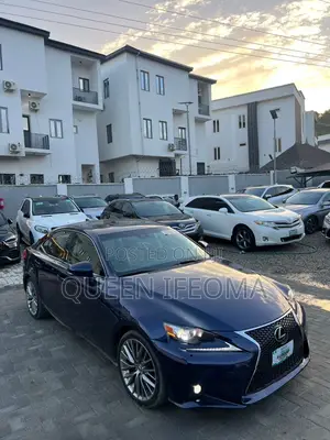 Lexus IS 2014 Blue