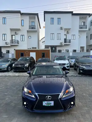 Lexus IS 2014 Blue