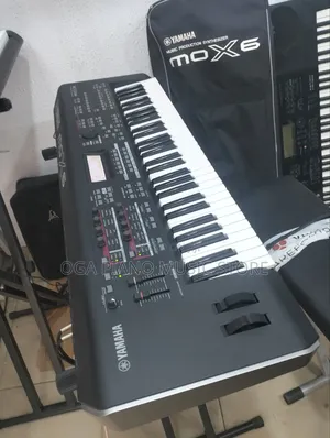 Yamaha Mox6 Professional Advanced Digital Synthesizer Workstation