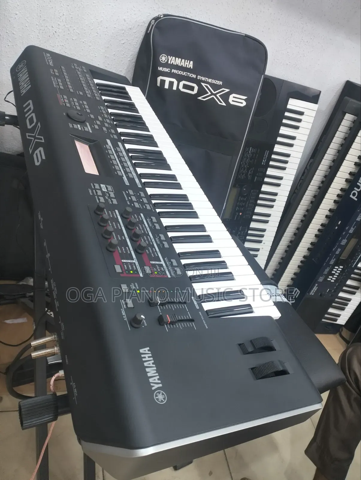 Yamaha Mox6 Professional Advanced Digital Synthesizer Workstation
