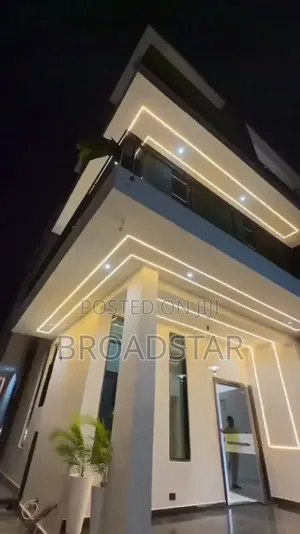 Furnished 5bdrm Duplex in Zone B for sale