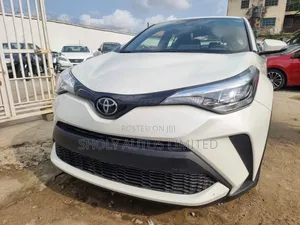 Toyota C-HR XLE FWD 2020 White