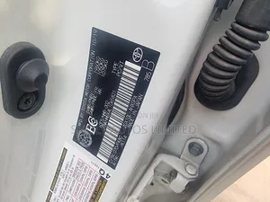 Toyota C-HR XLE FWD 2020 White