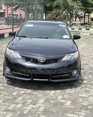 Toyota Camry SE 4dr Sedan (2.5L 4cyl 6A) 2014 Black