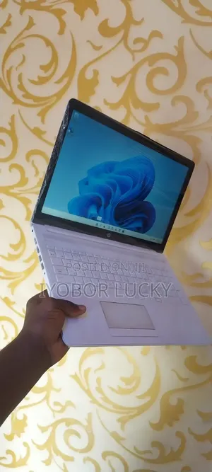 New Laptop HP 15-Gw0023od Slim 4GB AMD A8 HDD 500GB