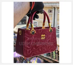 Women Qualify Hand Bags