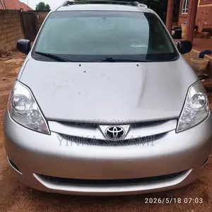 Toyota Sienna 2006 Gold